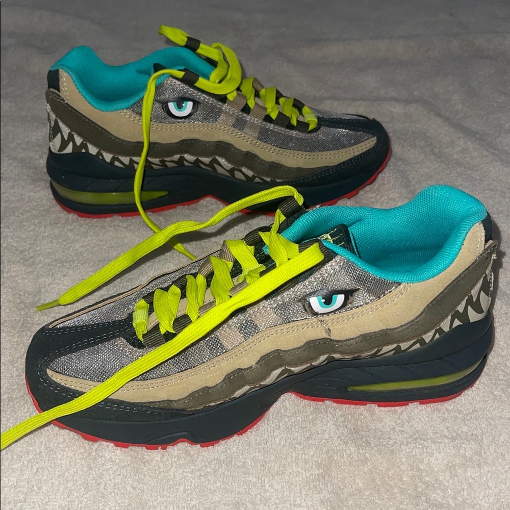 Nike Air Max boys with Eye Graphic and Neon Accents